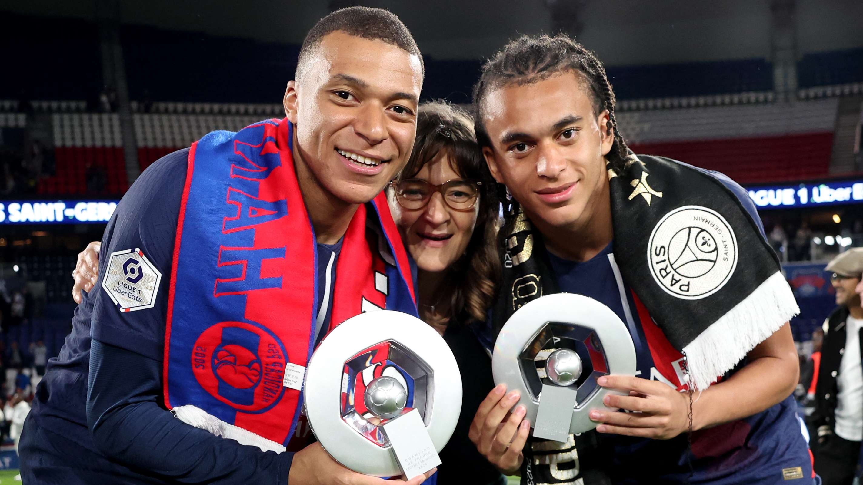 杯上首次夺 杯上首次夺