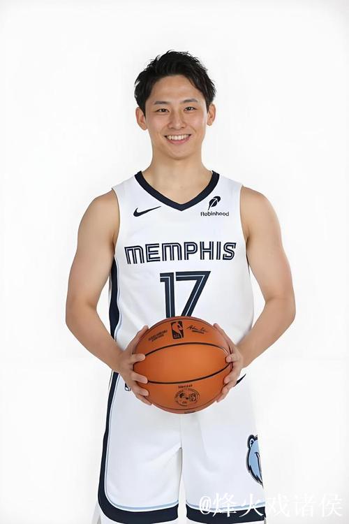 灰熊签下河村勇辉双向合同 身高173成现役最矮球员 灰熊签下河村勇辉双向合同 身高173成现役最矮球员