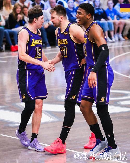 詹姆斯10分浓眉12+11 湖人不敌森林狼近7战5负 詹姆斯10分浓眉12+11 湖人不敌森林狼近7战5负